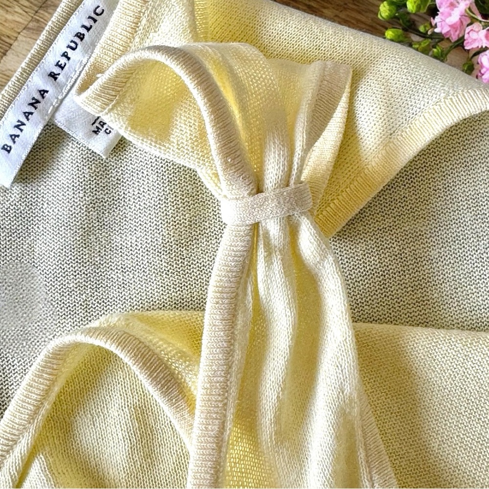 Silk Blend Knit Banana Republic Pale Yellow Sleeveless Sweater Vest Top - Picture 6 of 17